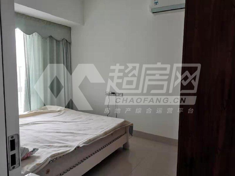绿地尚品花园二手房卧室