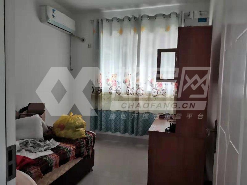 绿地尚品花园二手房卧室
