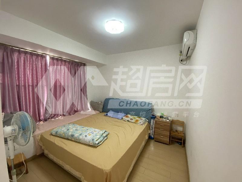 万科缤纷西园二手房卧室