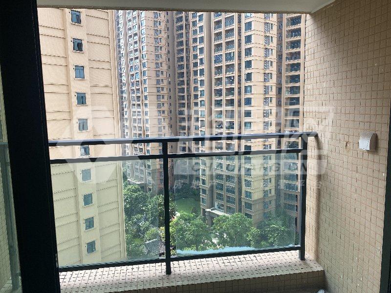 广佛颐景园二手房露台