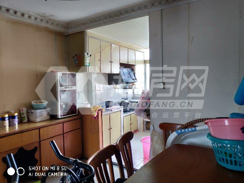 大良顺华楼二手房厨房及卫生间