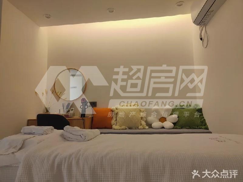天品花园出租房厨房及卫生间