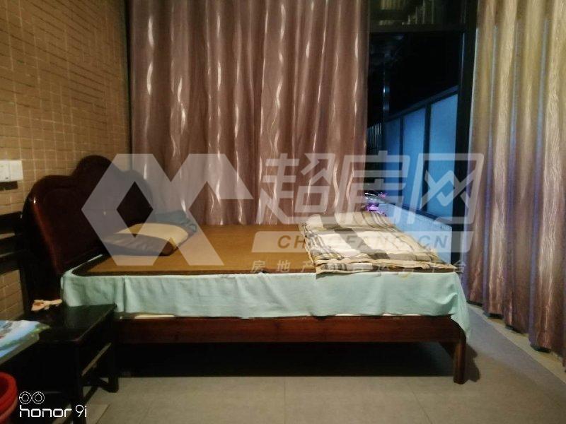 阳光棕榈园二手房卧室