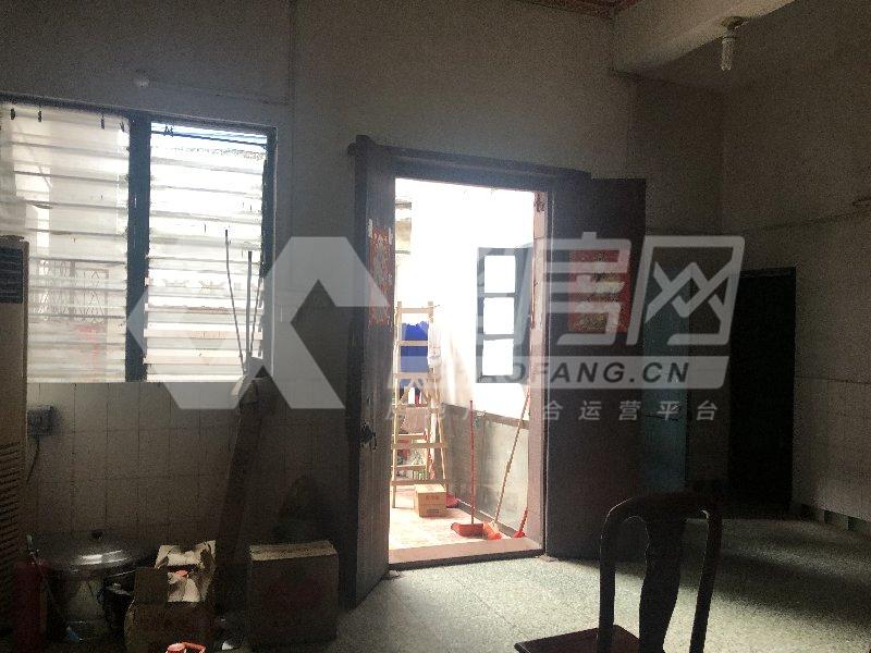 南江居委会二手房客厅