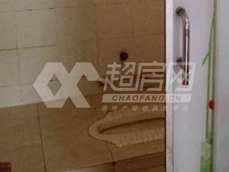 愉景花园二手房厨房及卫生间