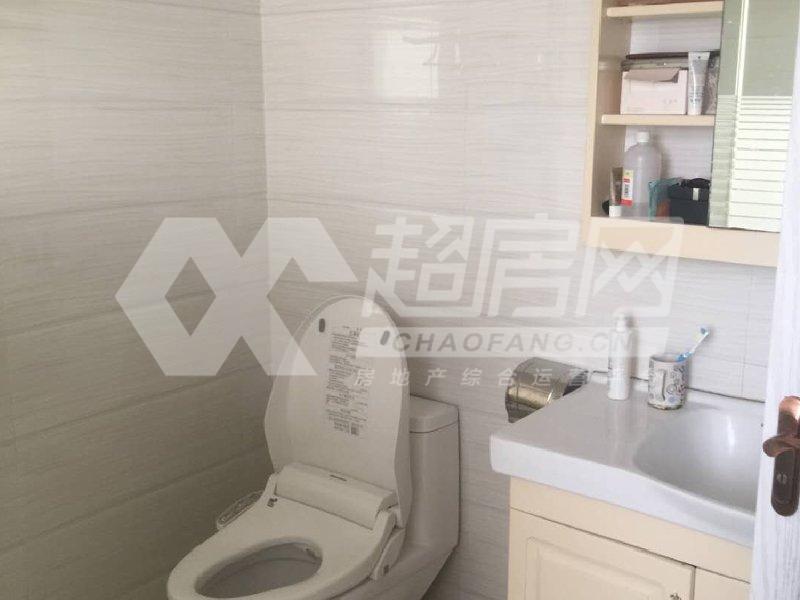 金域天下出租房厨房及卫生间
