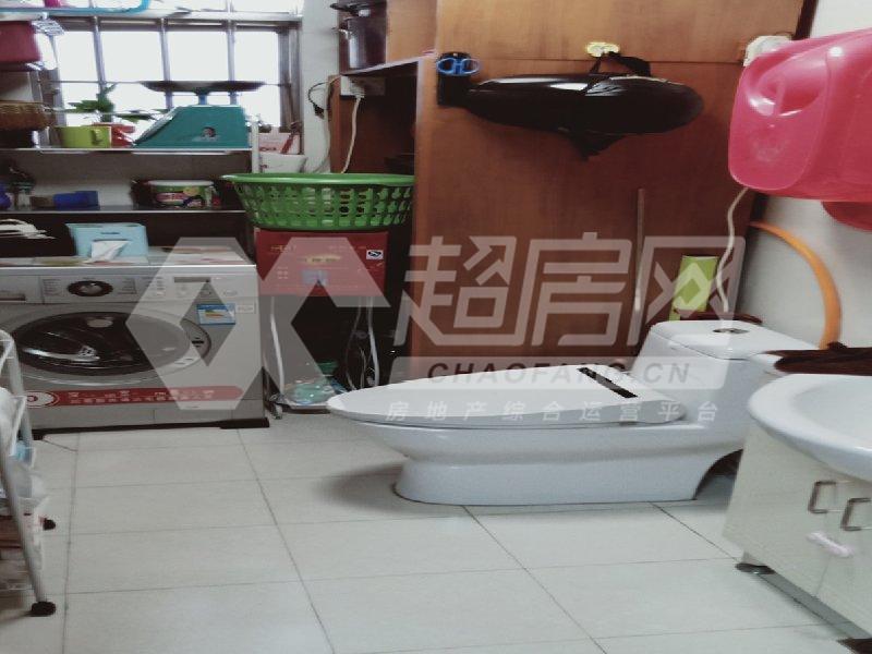 粤顺豪庭二手房厨房及卫生间