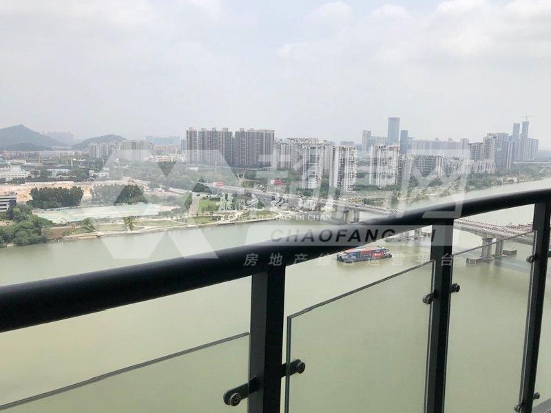 凯蓝滨江二手房阳台
