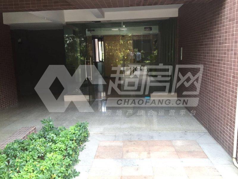 英煌新座二手房阳台