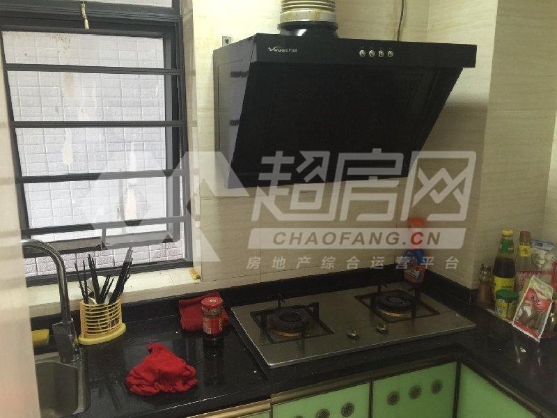 英煌新座二手房客厅