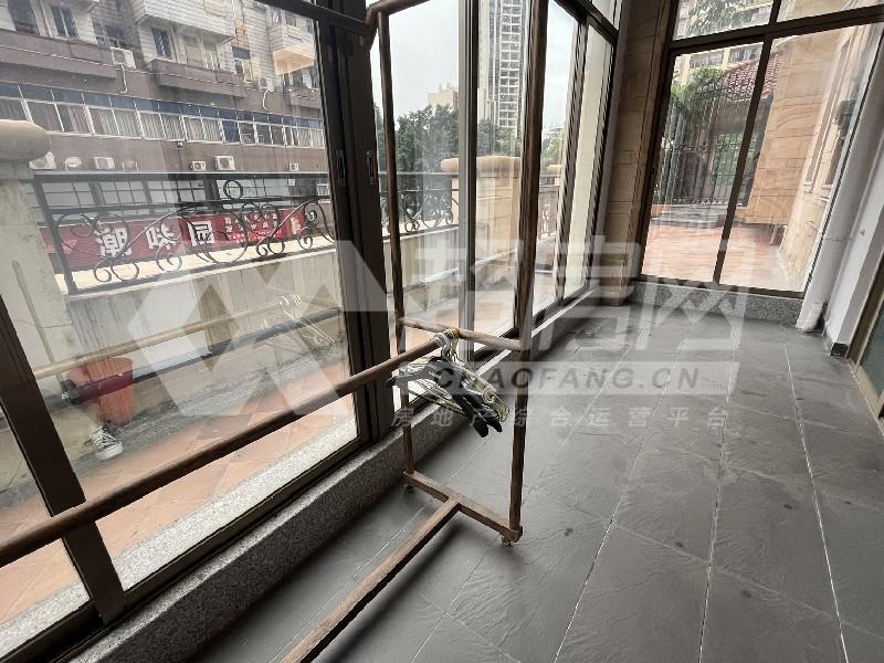 尚墅君庭二手房阳台
