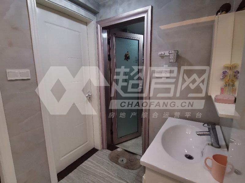 美的御海东郡二手房卧室