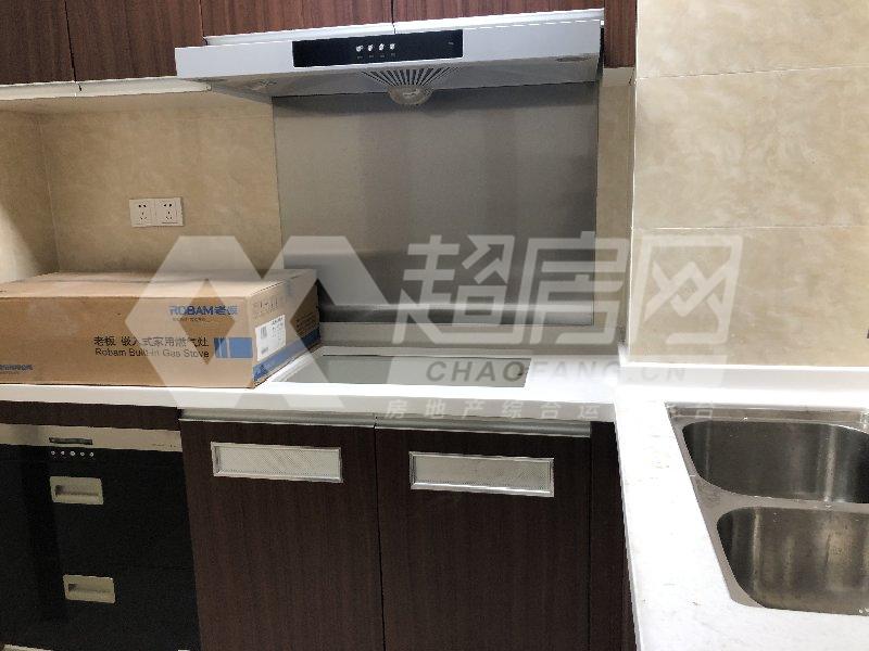 藏珑华府二手房厨房及卫生间