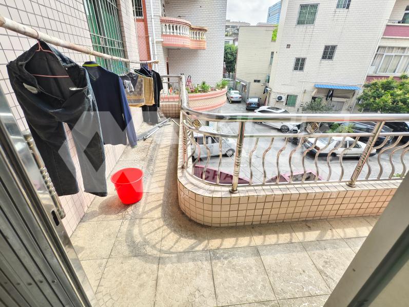 云路居委会二手房阳台