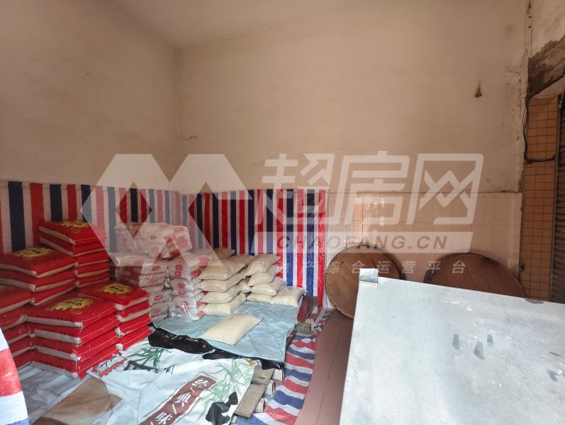 云路居委会二手房卧室
