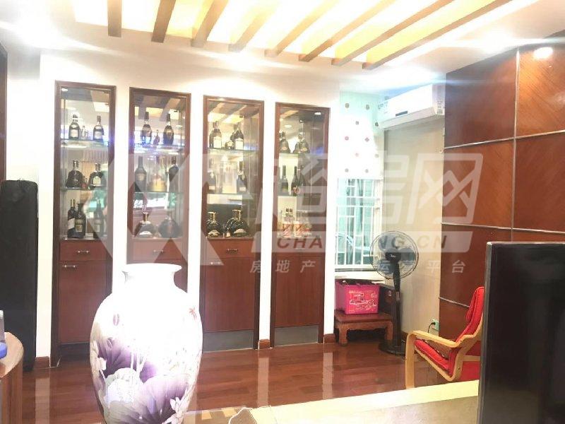 绿茵花园二手房客厅