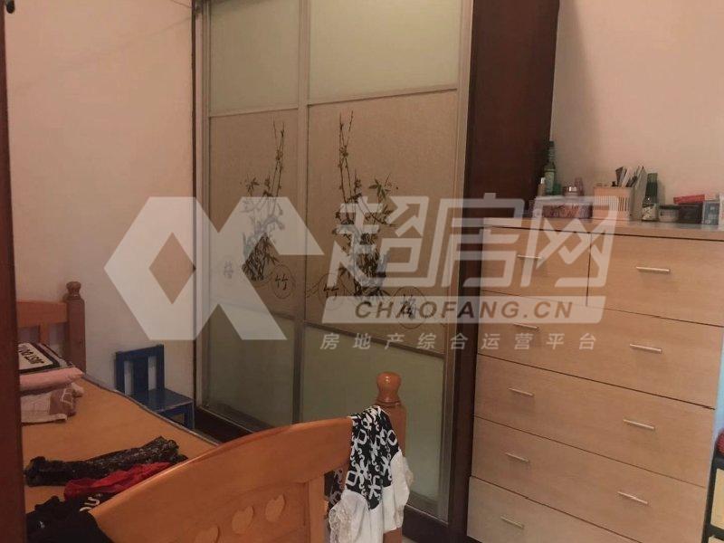 绿茵花园二手房卧室