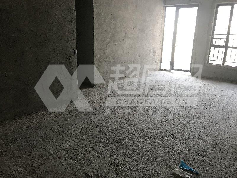 南湖花园二手房客厅