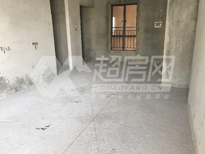 南湖花园二手房客厅