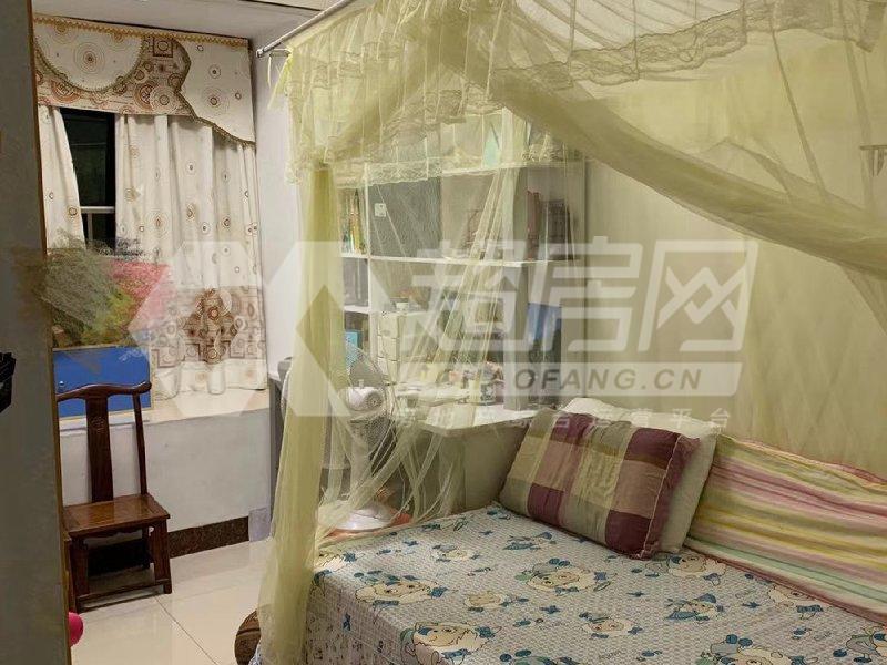 景翠名都二手房卧室