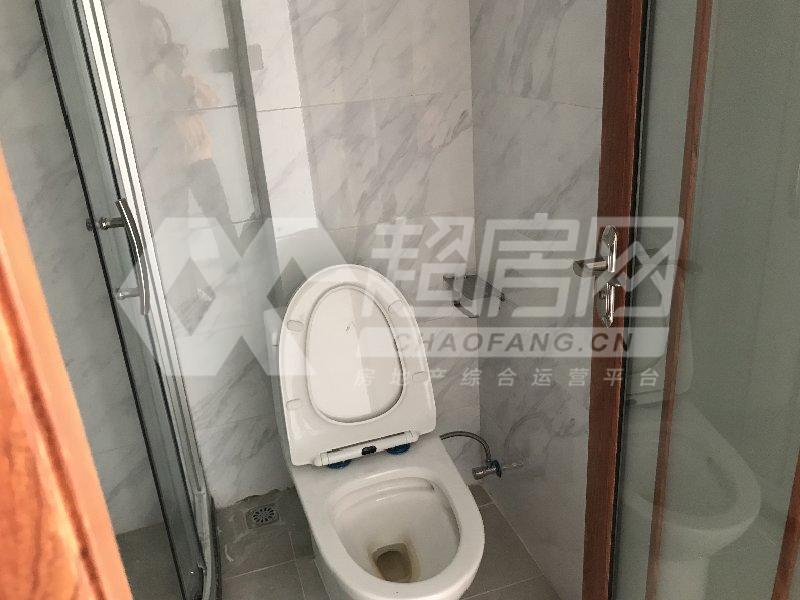 乐汇公馆二手房厨房及卫生间
