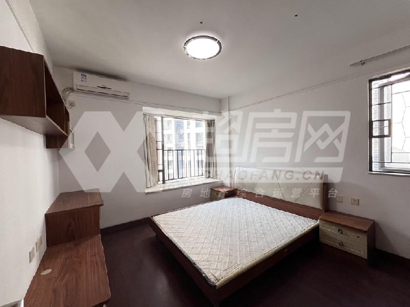 万科沁园二手房卧室