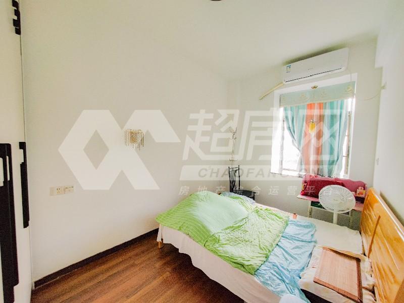 颐景豪园二手房卧室