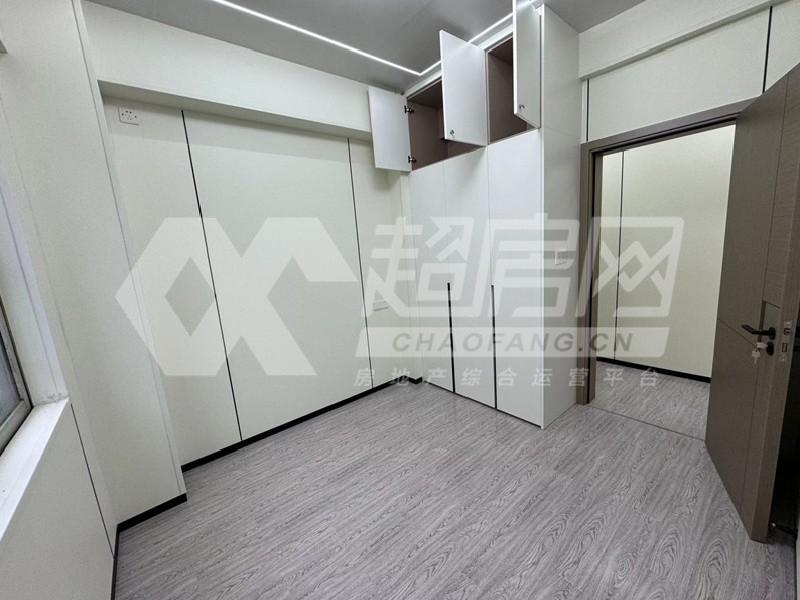 南源商业街二手房客厅
