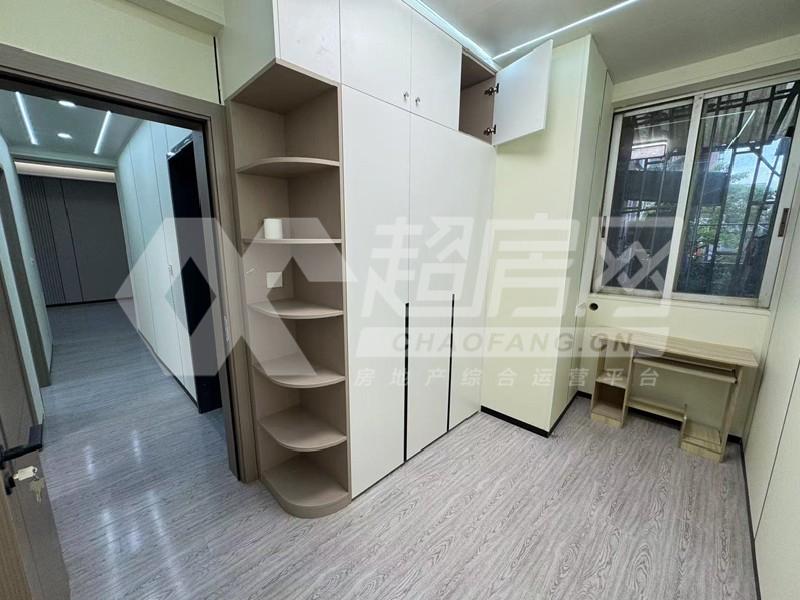 南源商业街二手房卧室
