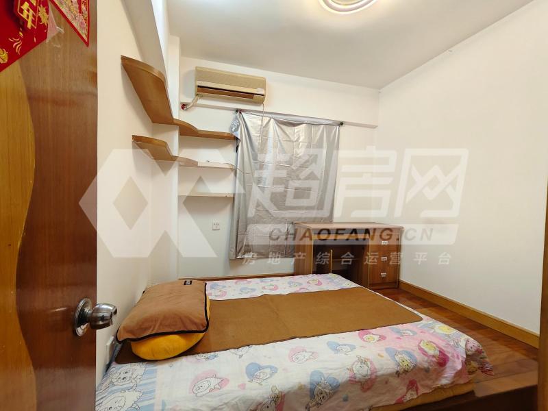 天发花园二手房卧室