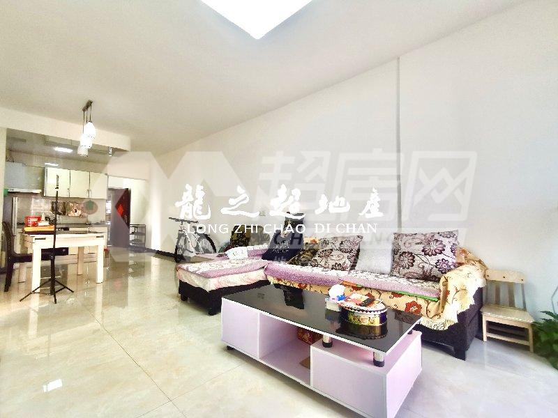 香缤一号二手房客厅