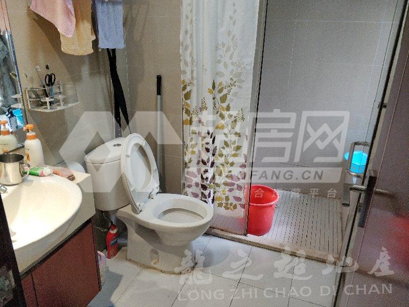 中博城果（汇盈苑）二手房厨房及卫生间