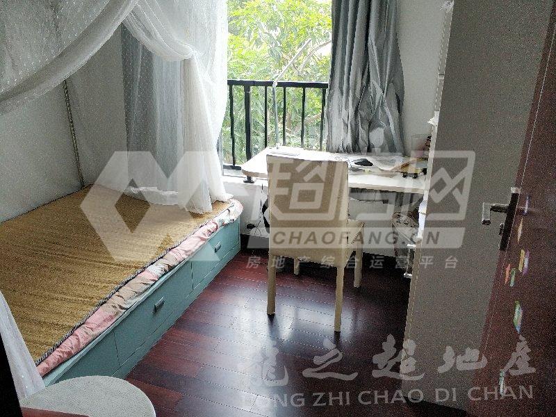 中博城果（汇盈苑）二手房卧室