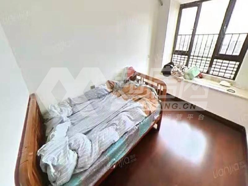 中海万锦公馆二手房客厅