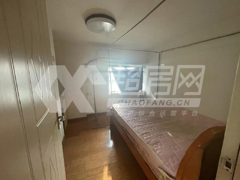 华美达广场二手房客厅
