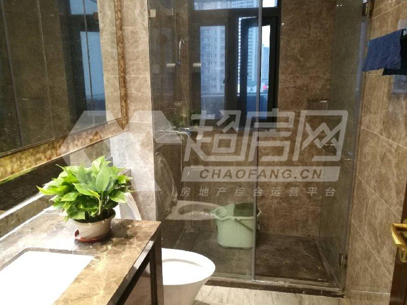恒大帝景二手房厨房及卫生间