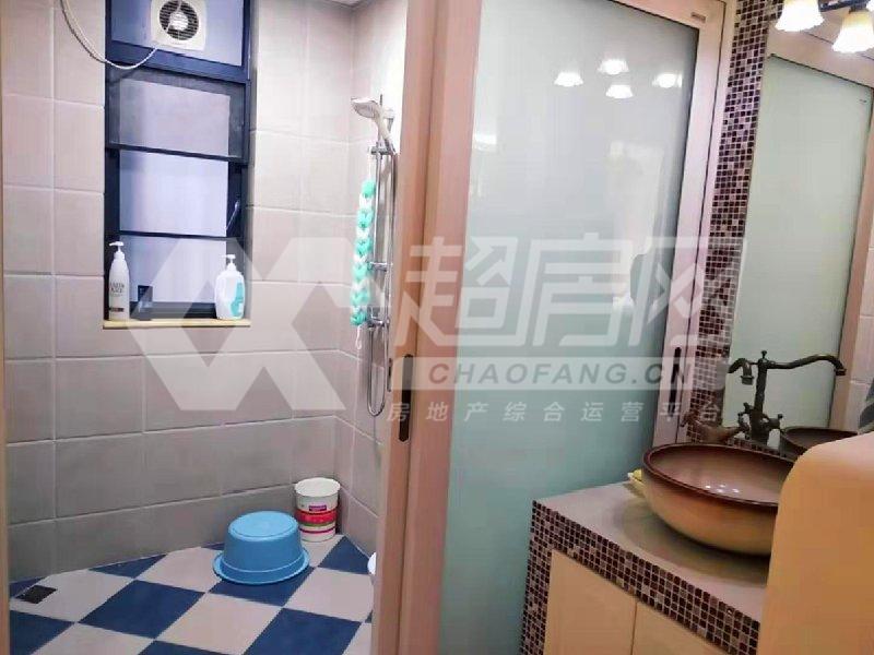 万科沁园二手房厨房及卫生间