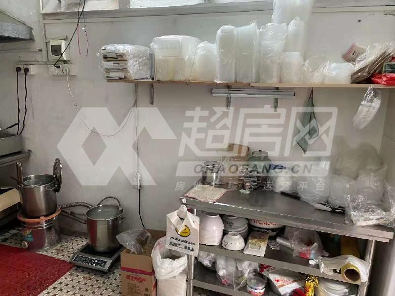 鸿图新村出租房厨房及卫生间