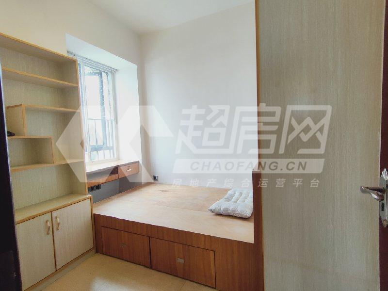佳兆业君汇上品二手房卧室