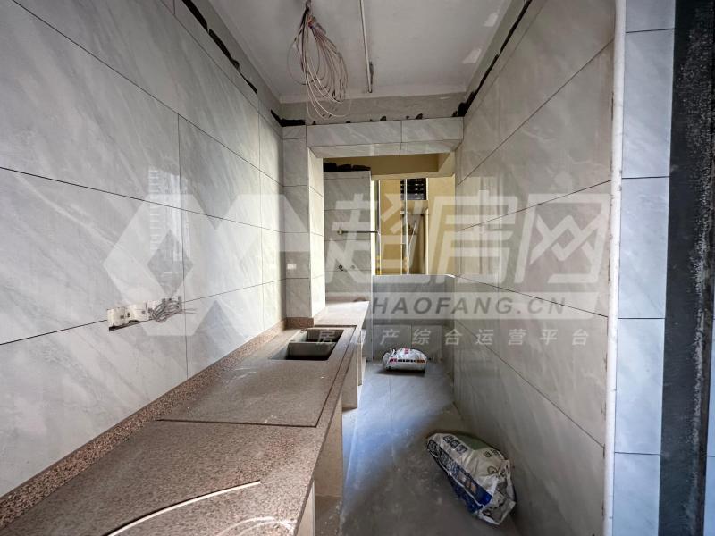 龙湖春江名城二手房厨房及卫生间