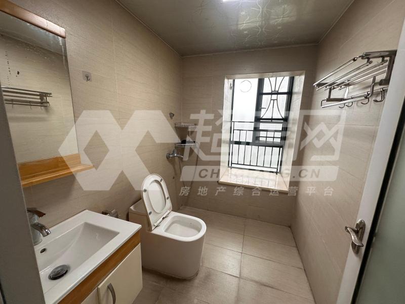 雅居乐花园（大良）二手房厨房及卫生间