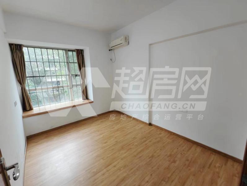 宝翠庭二手房卧室