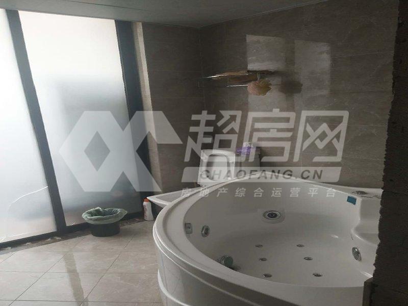 深业城一期二手房厨房及卫生间