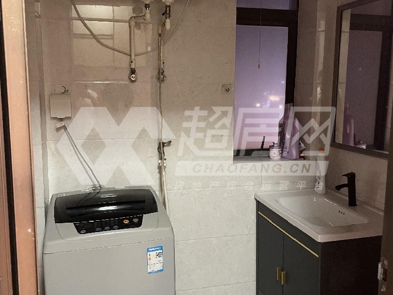 万邦商业广场出租房厨房及卫生间