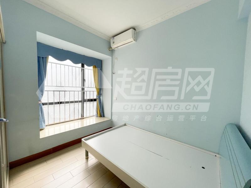 西山上筑二手房卧室