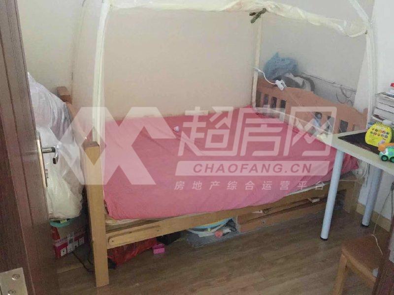 容桂碧桂园二手房卧室