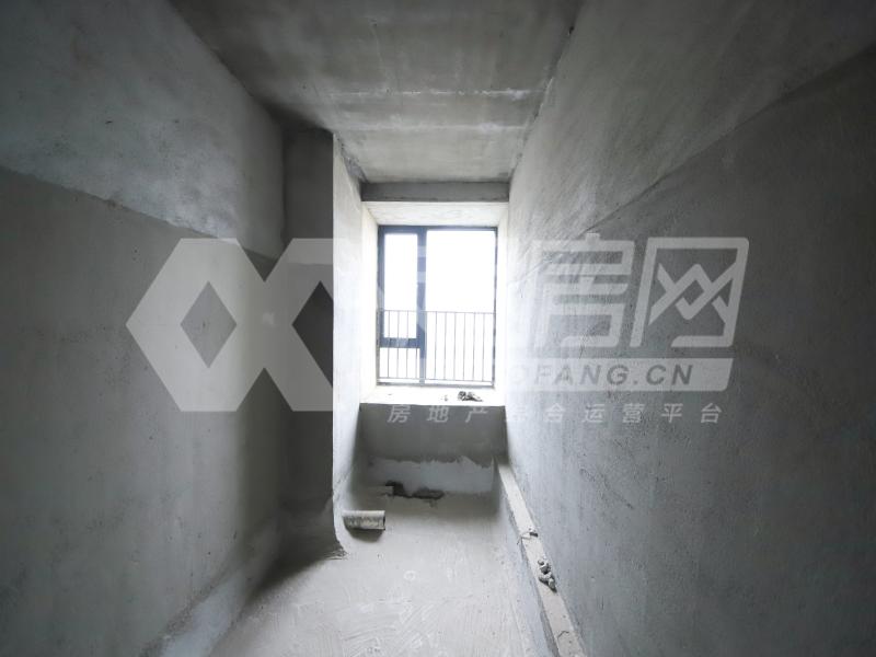 保利中宇花园二手房厨房及卫生间