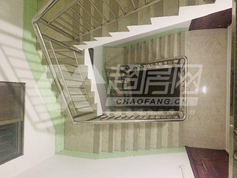 羊额二手房阳台