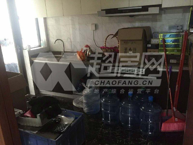 龙江碧桂园豪庭出租房厨房及卫生间