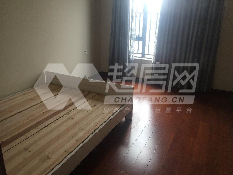 新城湾畔二手房露台